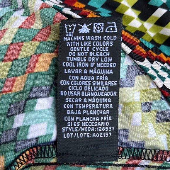 Geometric Design Pleated Dress - Picture 8 of 8